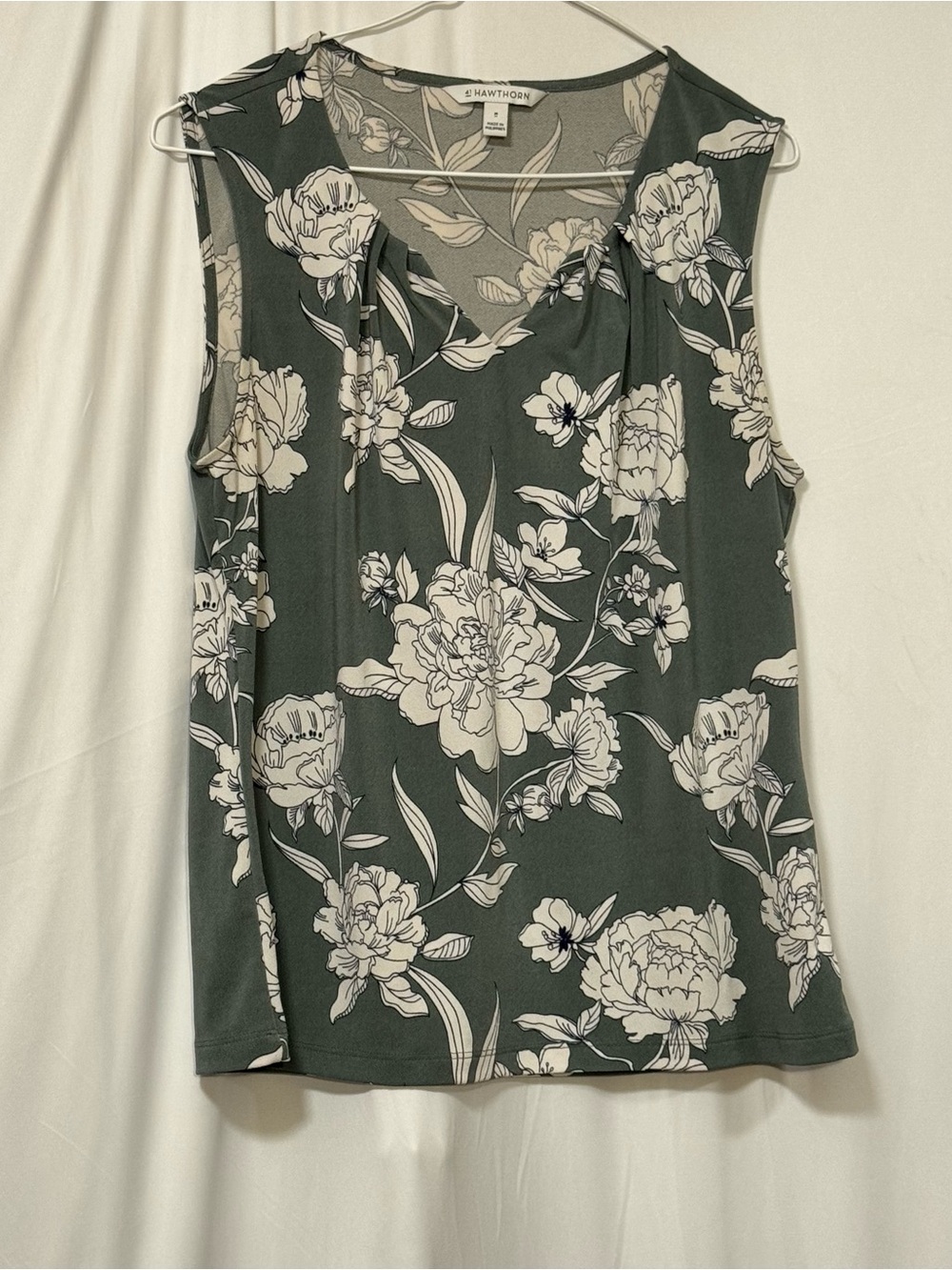 41 Hawthorn Olive Green Floral Sleeveless V-Neck Camisole